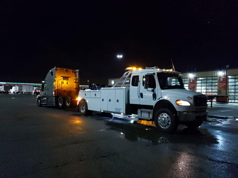 24 hour Chicago Towing service