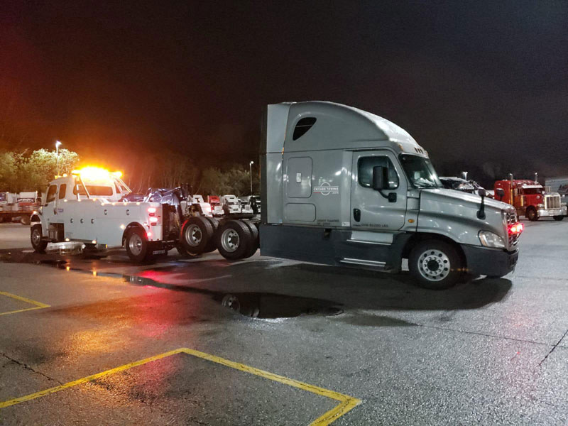 24 hour Chicago Towing service